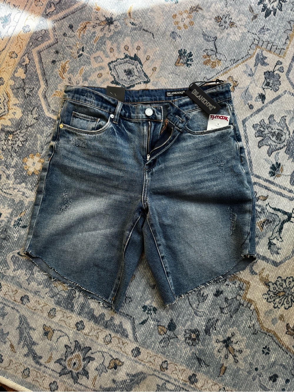 NWT Blank NYC  Bermuda Raw Hem Denim Cut-Off Jeans Shorts